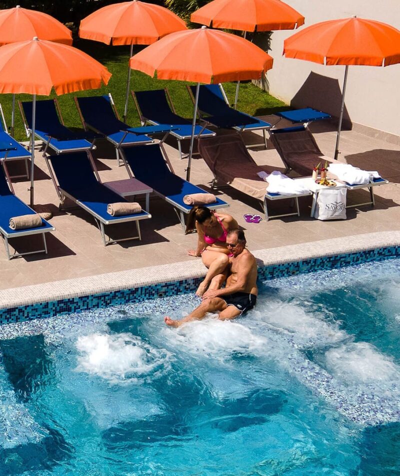 Relax nella piscina dell'Hotel Savoia