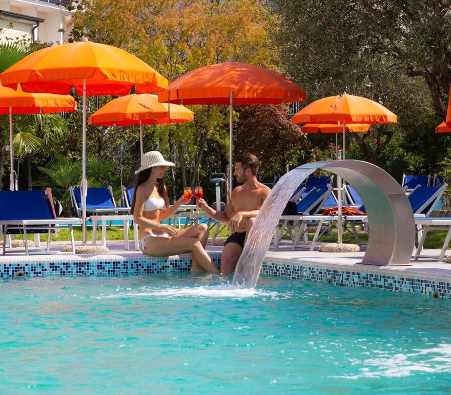 Relax a bordo piscina termale